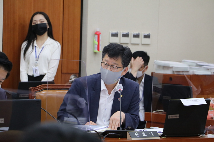 20일 더불어민주당 안호영 의원은 지난 19일 환경노동위원회 시화호 조력발전소 현장 시찰에서 시화호 사례를 들어 새만금 조력발전 필요성을 제기했다. /타파인DB