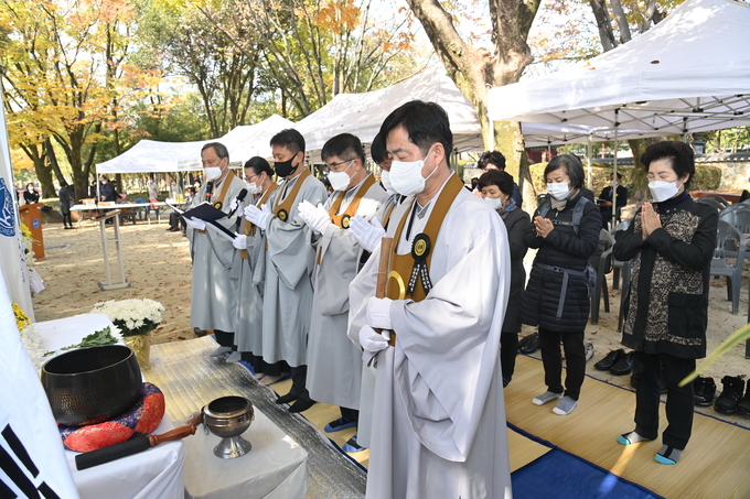 5일 한국자유총연맹 전북 남원시지회(지회장 장재경)는 광한루 내 충혼탑에서 제41회 자유수호 희생자 위령제를 거행했다. /남원시 제공