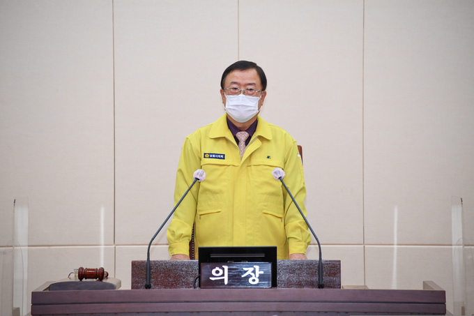 전북 남원시의회는 제247회 정례회를 11월16일부터 12월17일까지 32일간의 일정으로 개회했다. 사진은 지난 16일 본회의를 진행하는 양희재 의장 모습. /남원시의회 제공