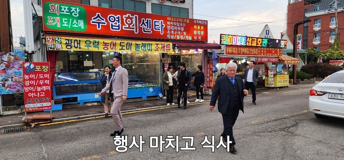 지난 21일 당진시청 당진홀에서 가칭 케이뷰티·충남산업재해 나눔장학재단 관계자들. /박종일 취재본부장