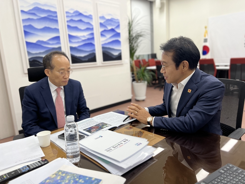 19일 추경호 원내대표와의 면담에서 제2중앙경찰학교 설립을 위한 지리적 강점과 국유지 활용 등 사업성 우위를 강조하며, 최종 대상지 선정을 위한 초당적인 지지와 협력을 요청했다. /남원시