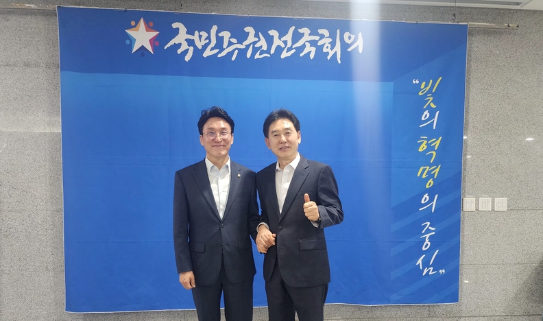 김민석 최고위원, 윤영한 송파구 부위원장<br>
