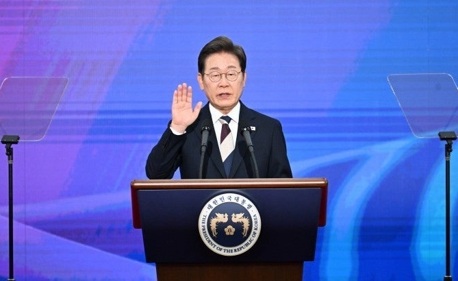 취임선서를 하고 있는 이재명 대통령