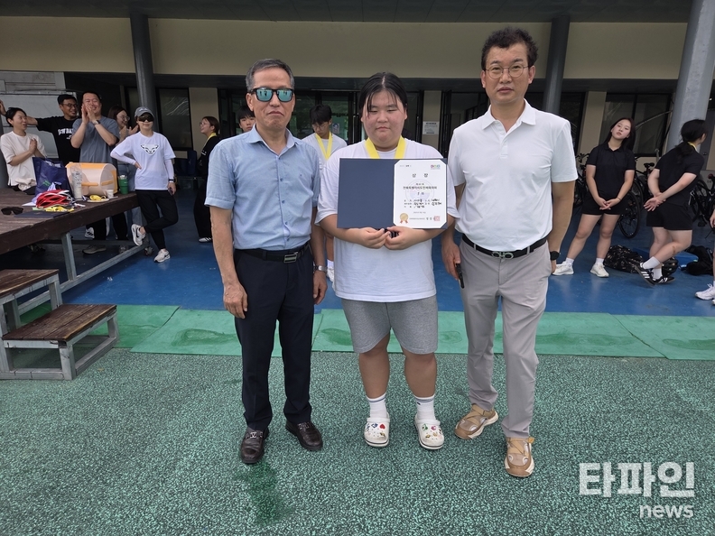 사진 가운데 손주혜 학생(출처=남원시자전거연맹)