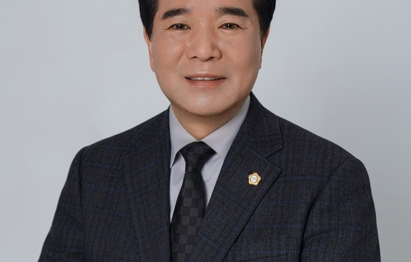 일상의 언어로 평화를 말하다…김영태 시의장 대통령 표창