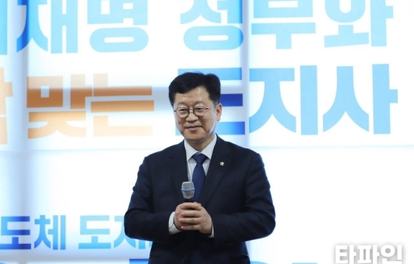 [사설] 명분도 원칙도 없는 출마 번복 안호영…도민은 ‘졸보 정치’에 실망하고 있다